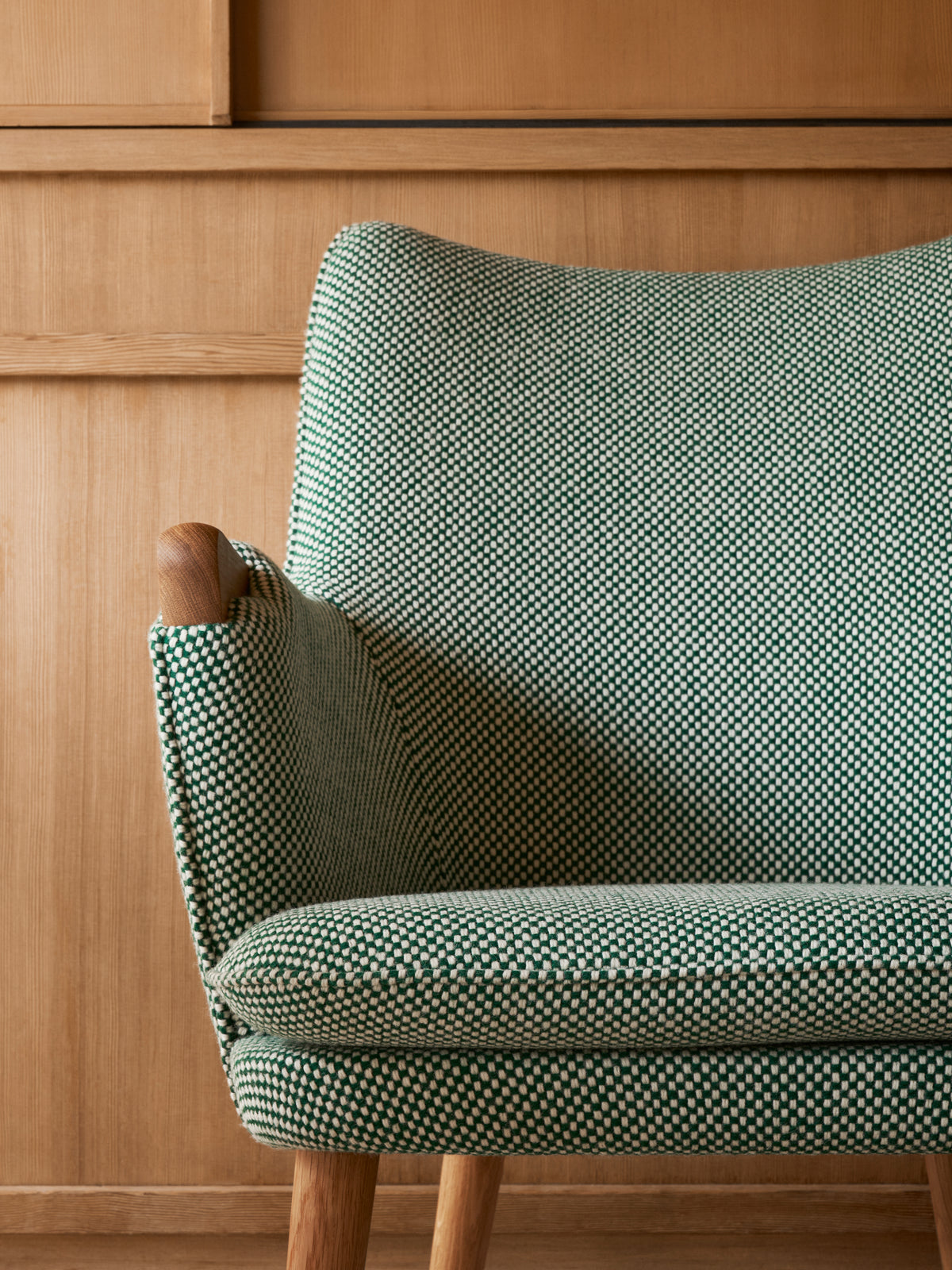 CH71 Lounge Chair