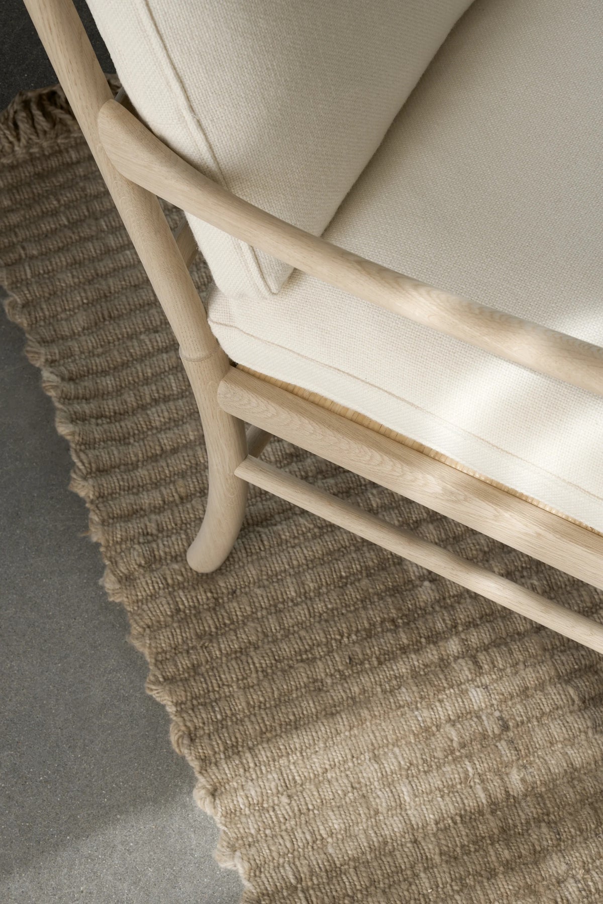 OW149-2 Colonial Sofa - lifestyle