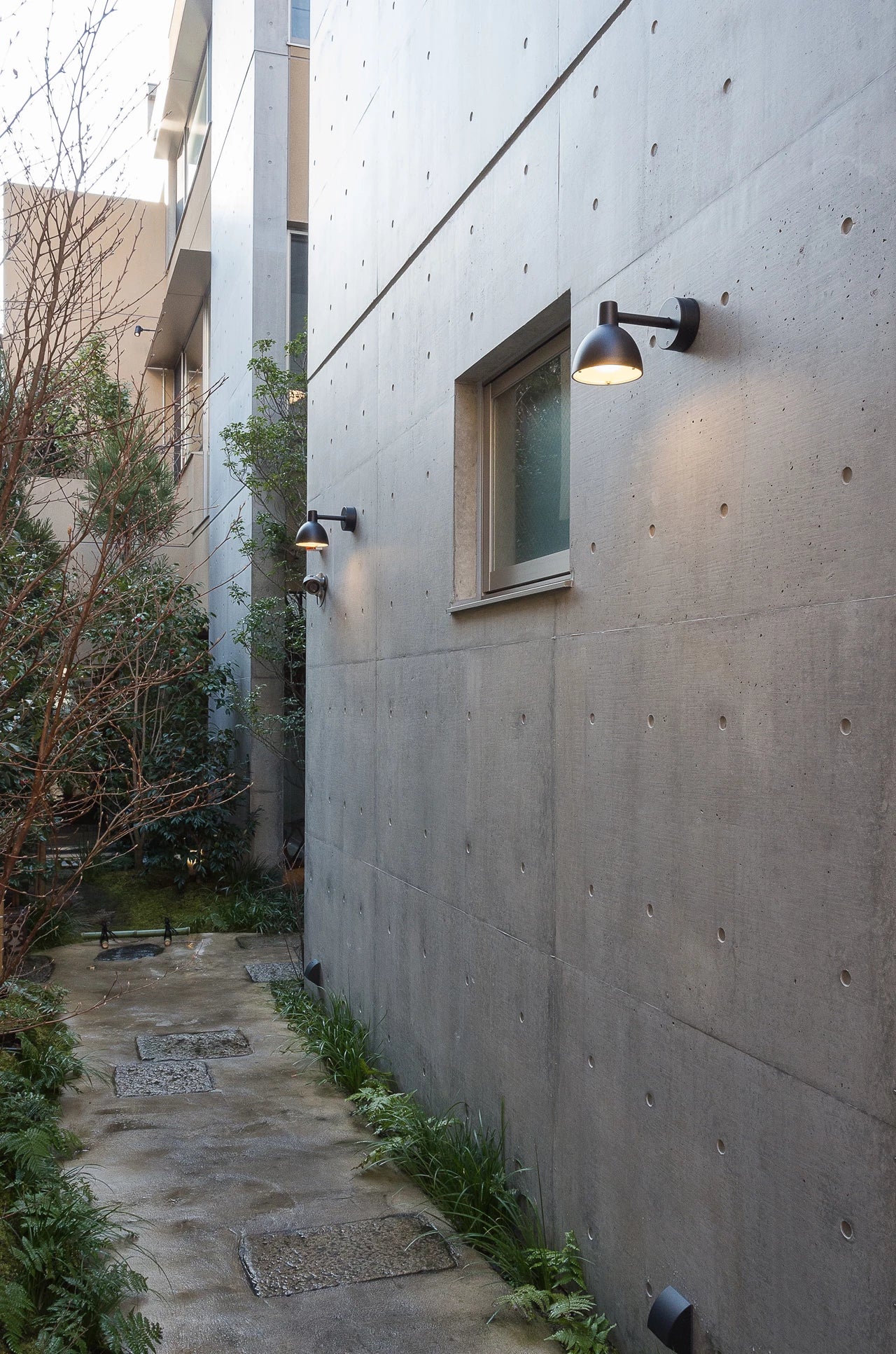 Toldbod Wall