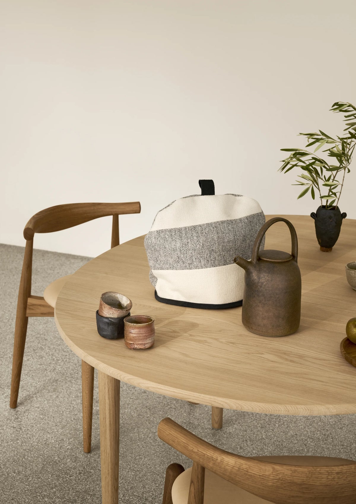 CH337 ダイニングテーブル Japan Collection｜Hans J. Wegner / Carl Hansen & Søn