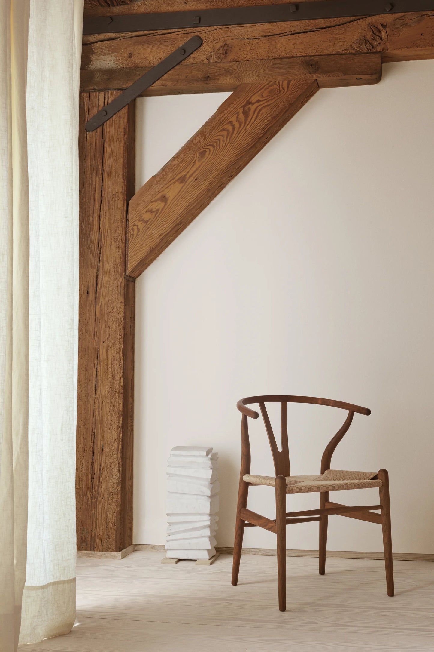 CH24 | Y Chair