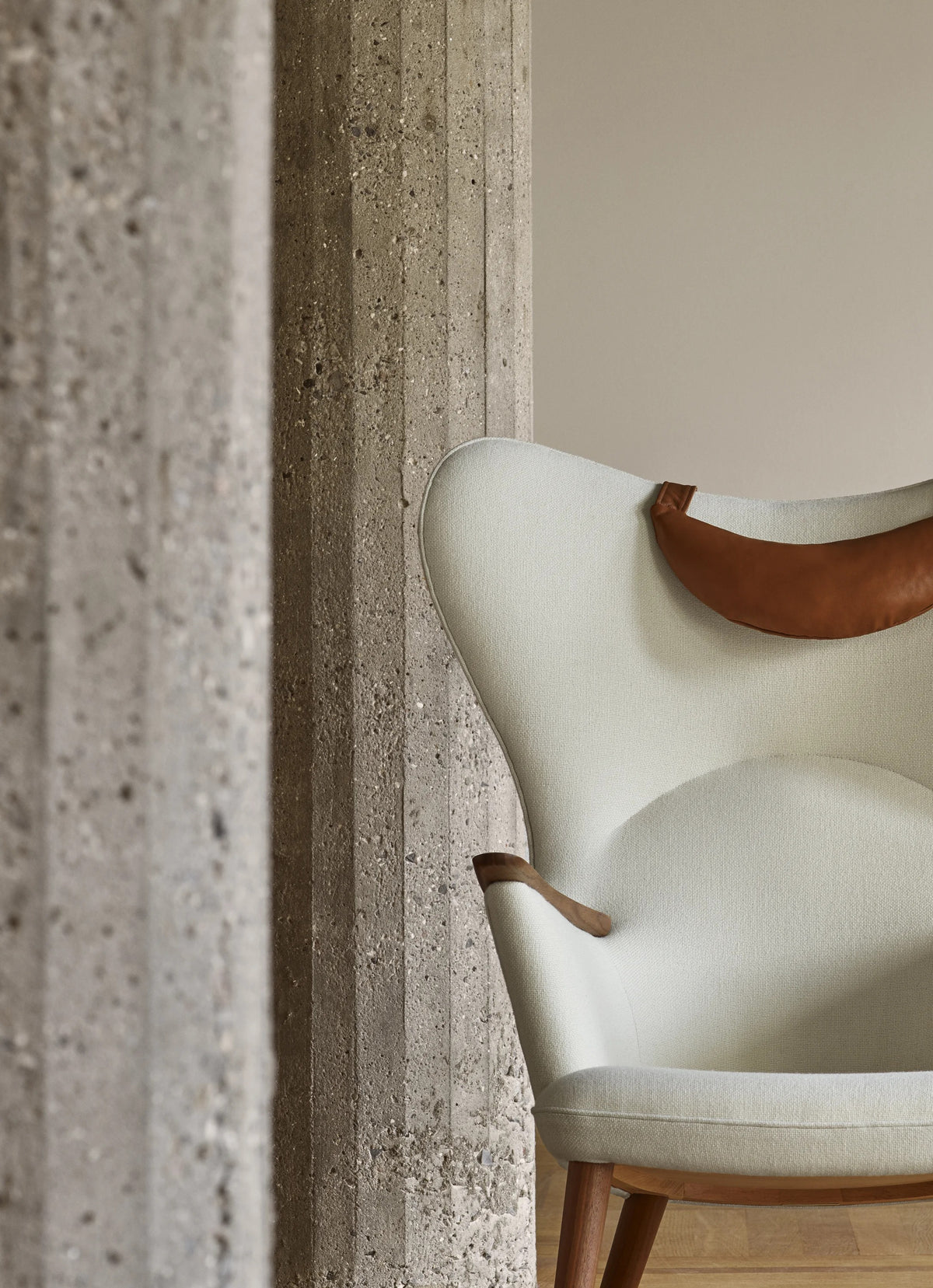 CH78 Mama Bear Chair - lifestyle