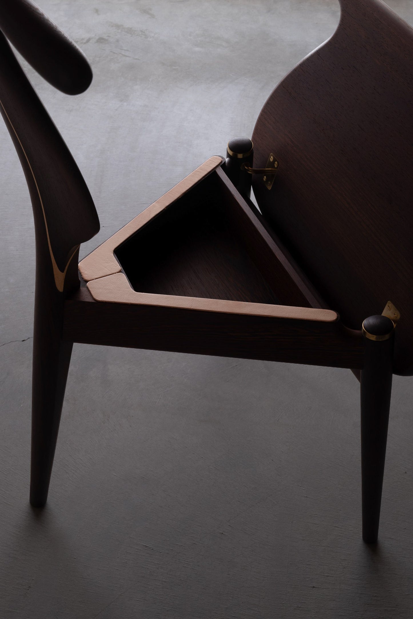 pp250 | Valet Chair - Rare Edition