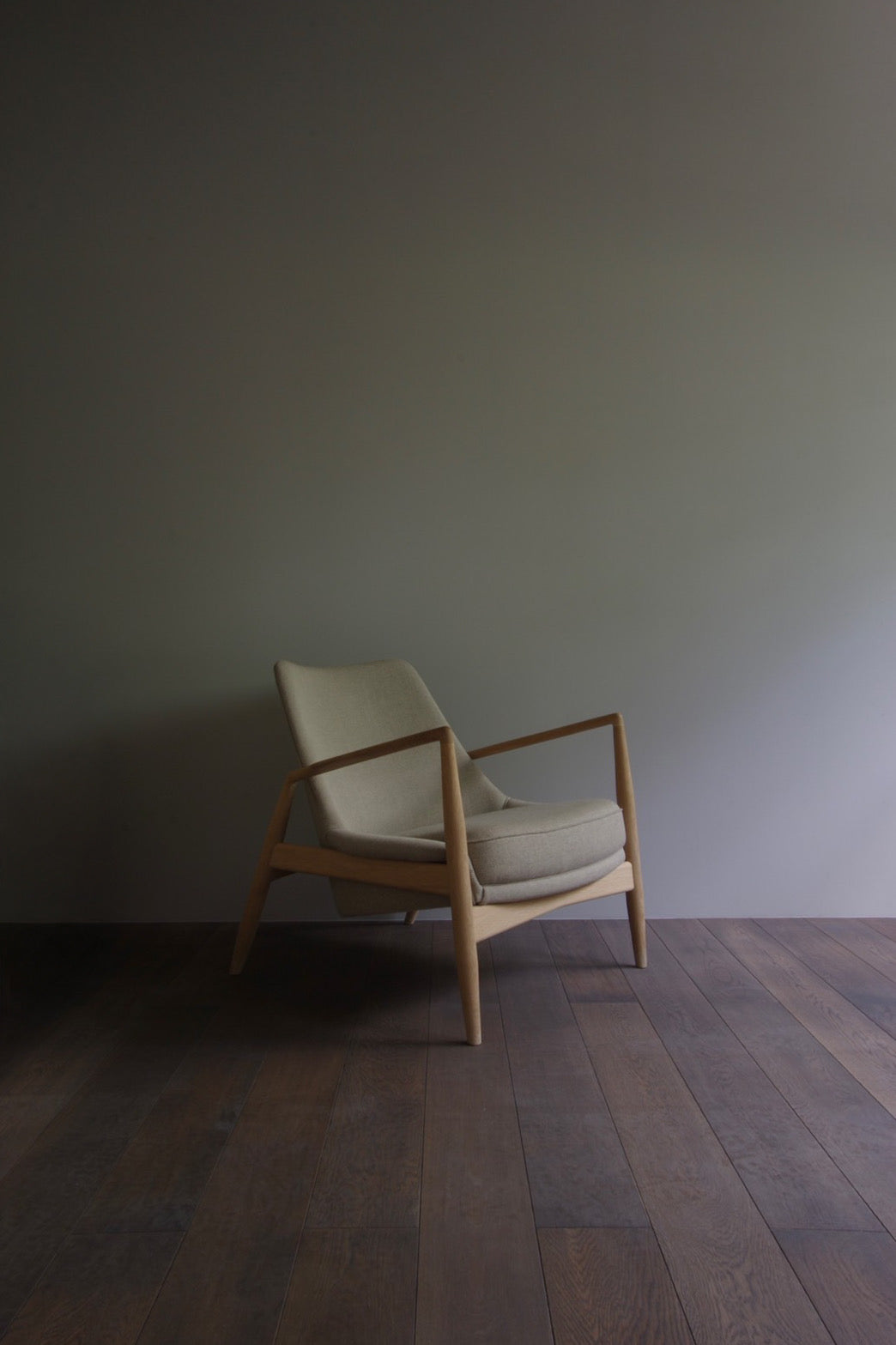 The Seal Lounge Chair