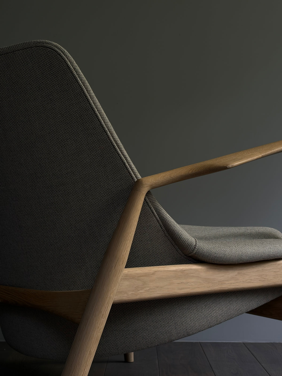 The Seal Lounge Chair