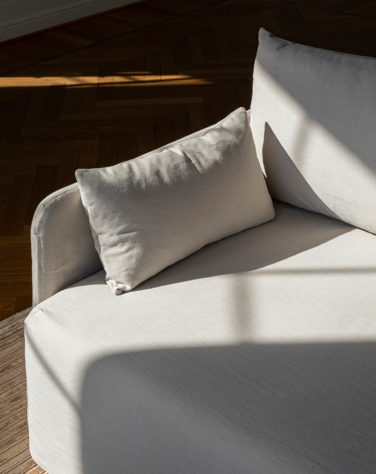 Offset Sofa（Loose Cover）