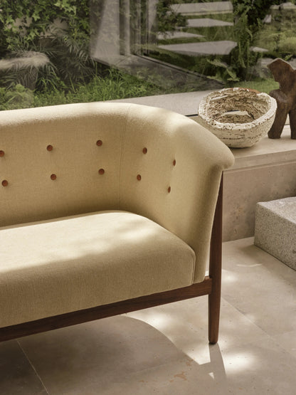 ND52-2 Vita Sofa - lifestyle