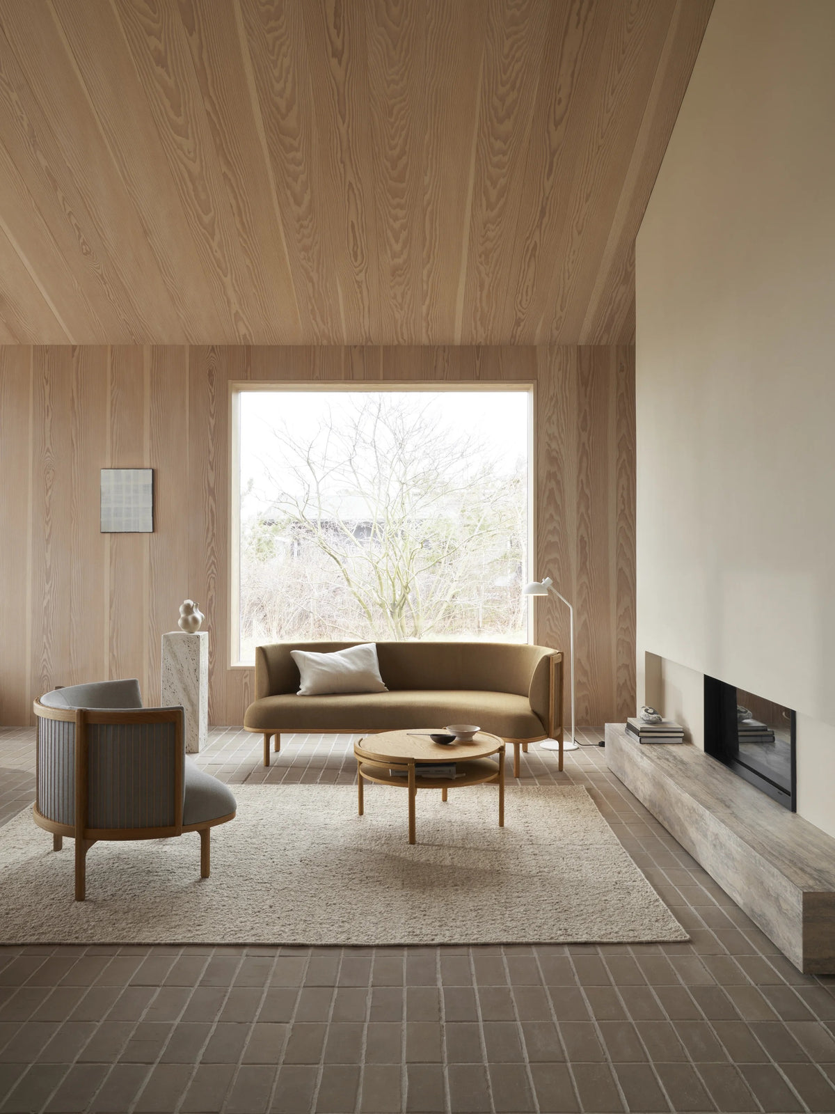 RF1904 Sideways Lounge Chair - lifestyle