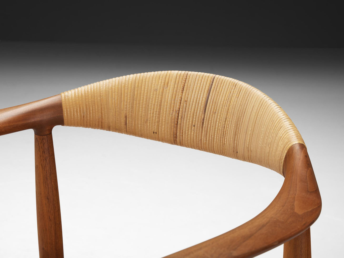 pp501 | Round Chair - Rare Edition 2026