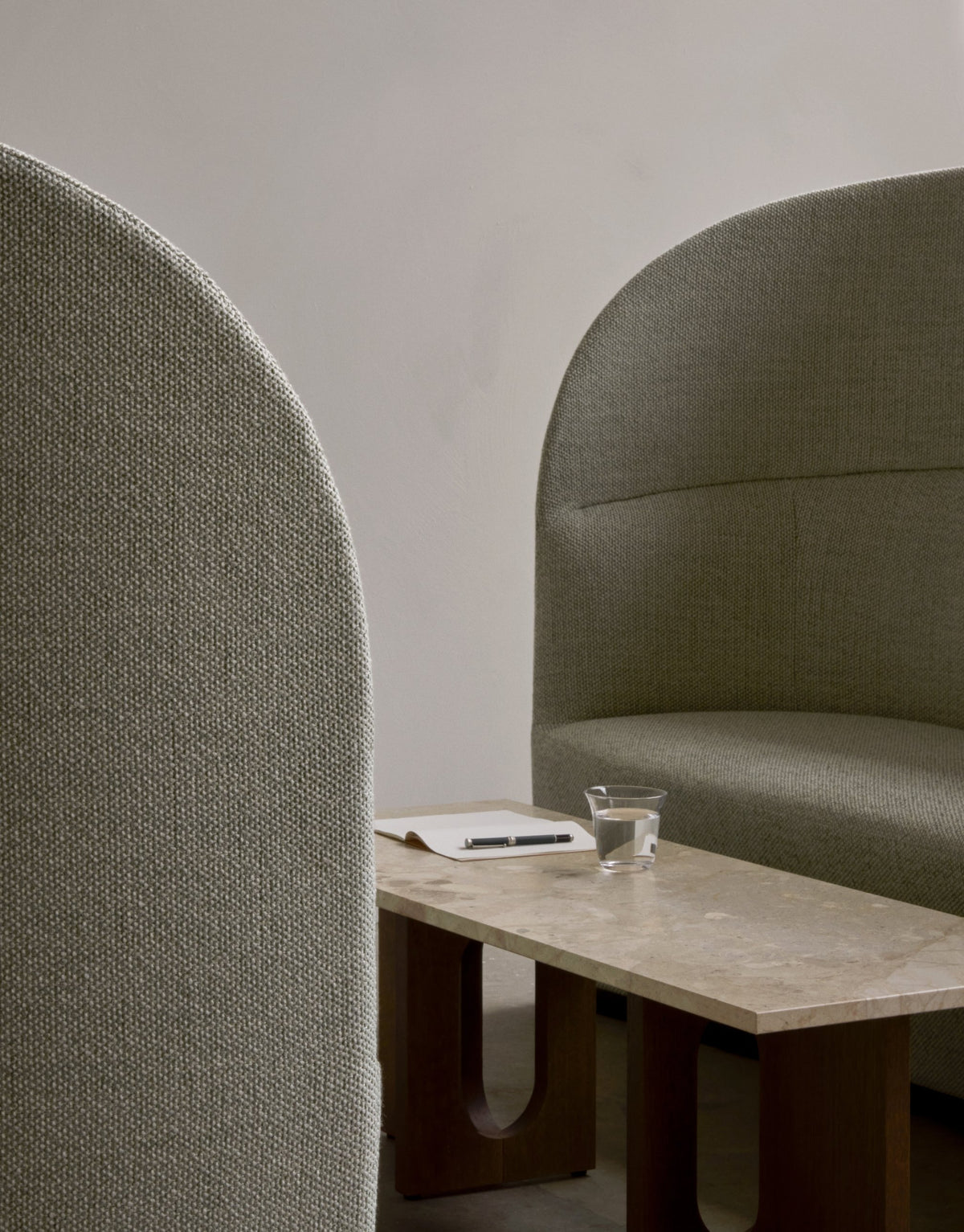 Androgyne Lounge Table lifestyle