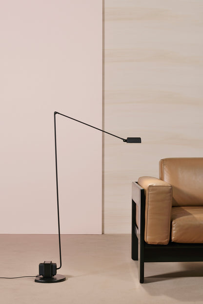 Daphine LED Floor Lamp | LUMINA