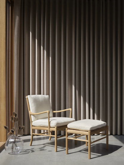OW149 Colonial Chair with OW149F footstool